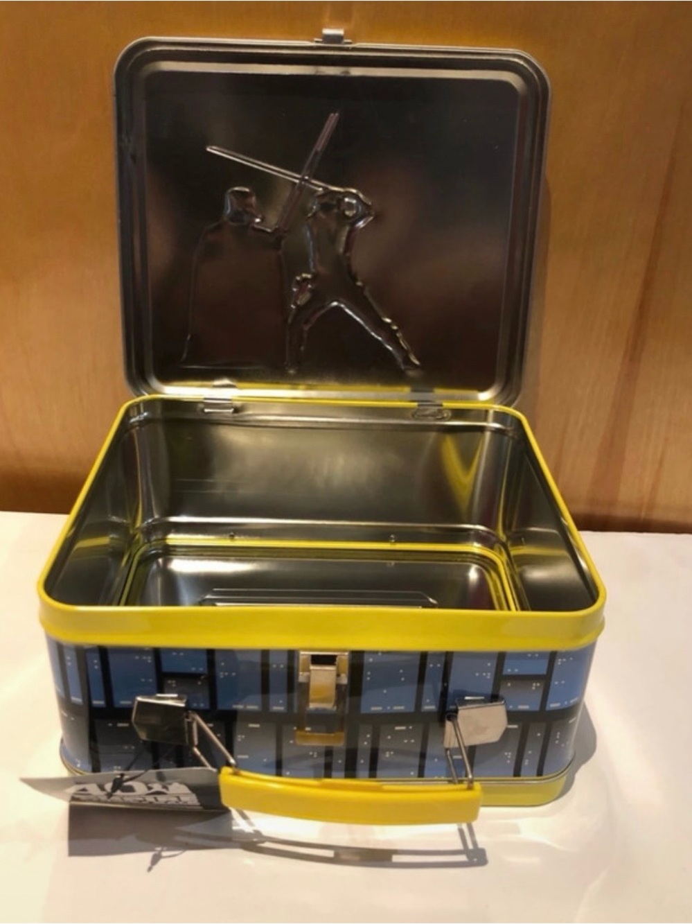 Funko Yellow and Blue 'The Empire Strikes Back' Tin Lunchbox - Picture 5 of 6